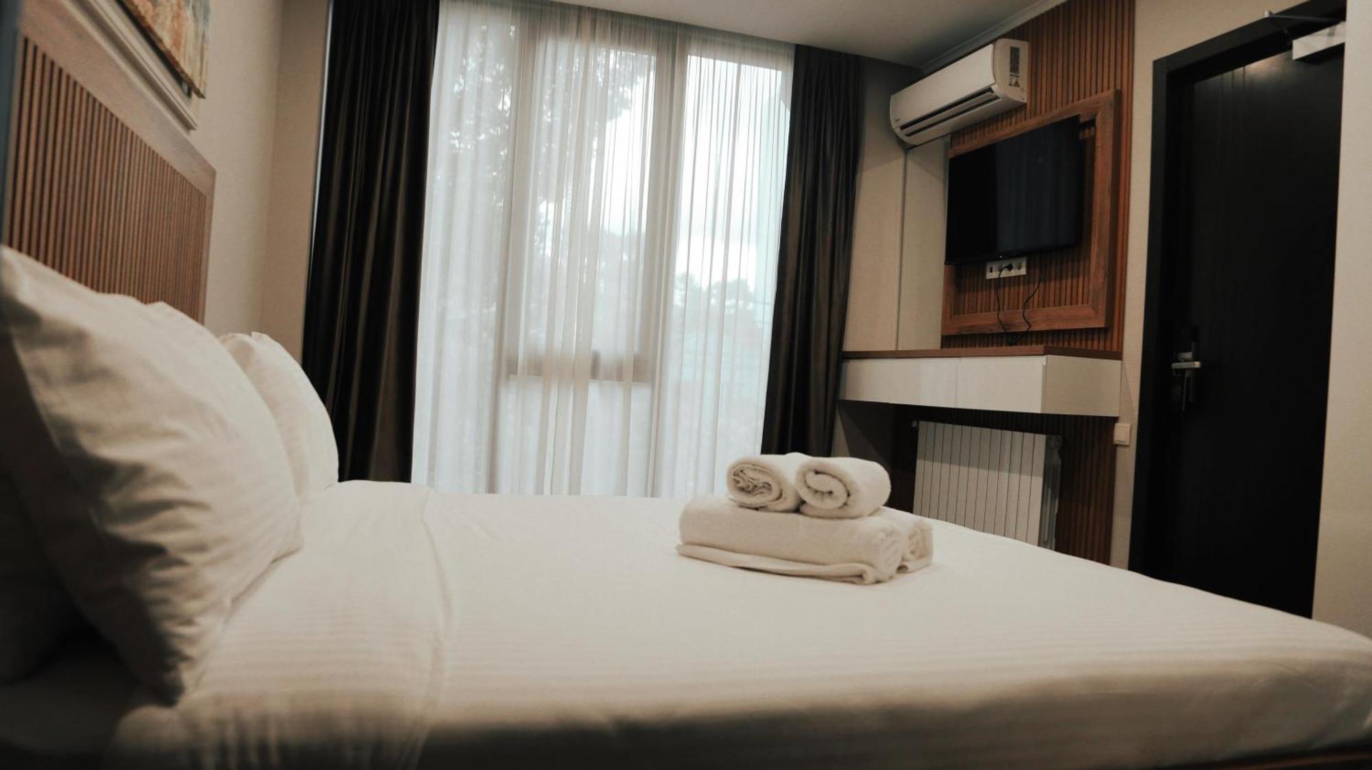 Hotel Golden Sun Kobuleti Esterno foto
