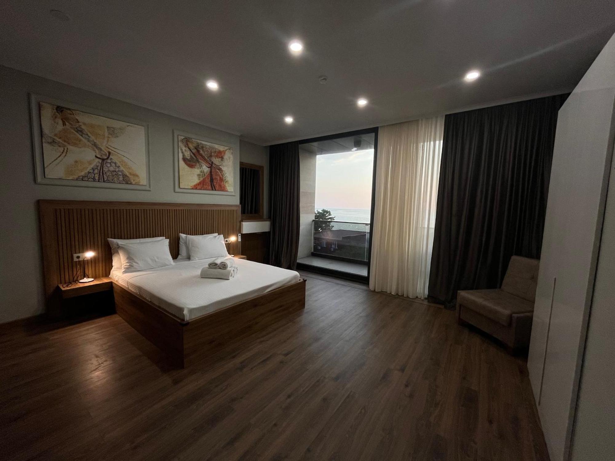 Hotel Golden Sun Kobuleti Esterno foto